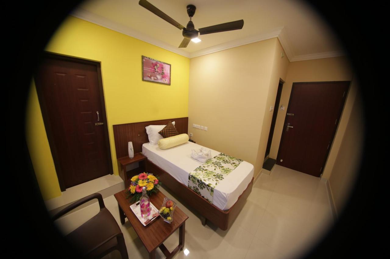 فندق Kochiفي  Mirage Residency المظهر الخارجي الصورة